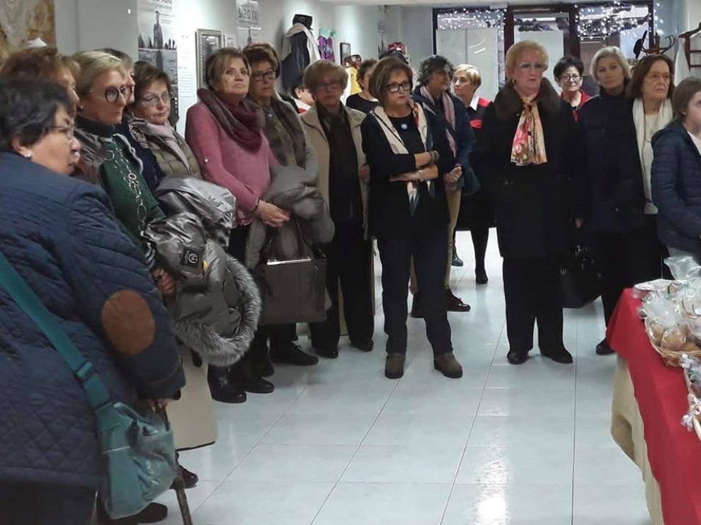 Manos Unidas abre su tradicional Mercadillo de Navidad en Fraga