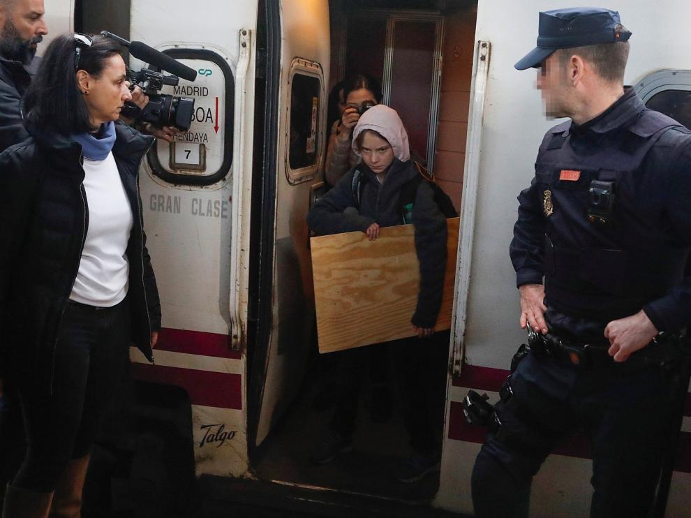 Greta Thunberg llega a Madrid tras un viaje en tren de 10 horas desde Lisboa