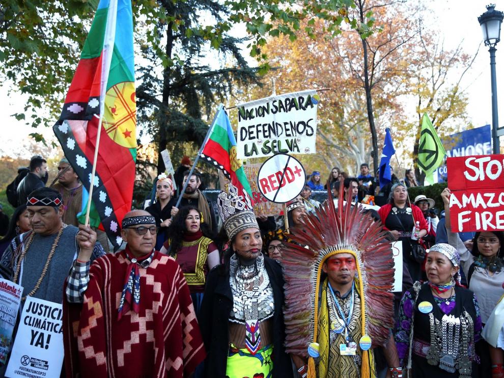 Una multitudinaria Marcha por el Clima recorre Madrid