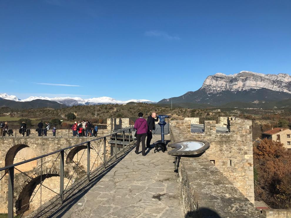 Fin de semana a rebosar de turistas atraídos por la nieve y la naturaleza