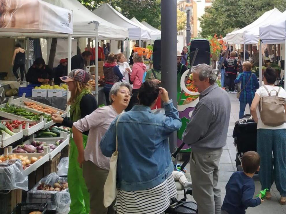 El Mercado Agroecológico de Huesca adelanta la Navidad con un "show cooking"