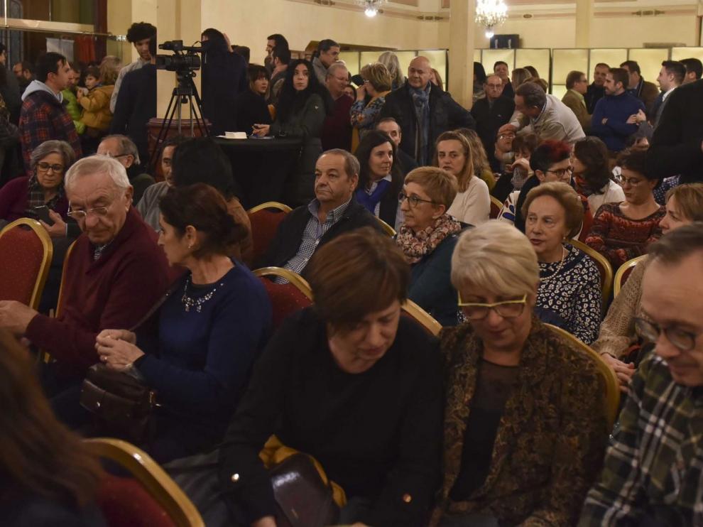 Los comerciantes de Huesca brindan a favor de la Asociación Down
