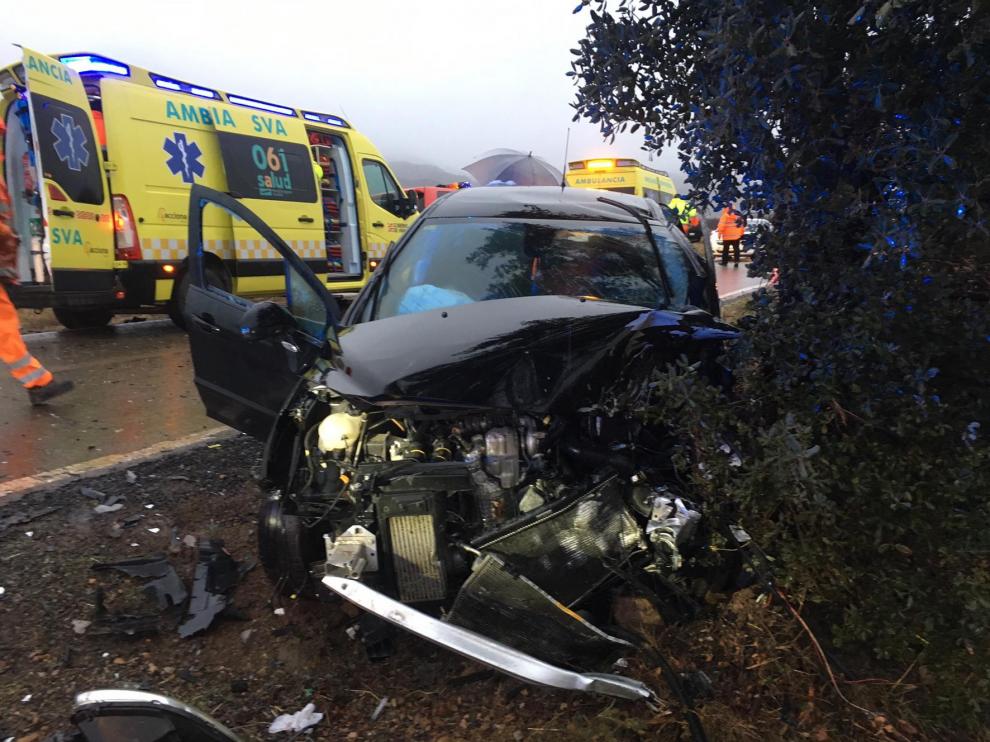 Una mujer herida grave, en un accidente de tráfico entre Ayerbe y Bolea