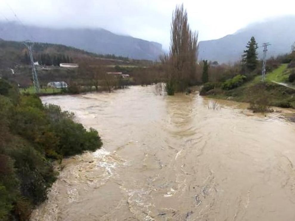 Activada la alerta por riesgo de inundación ante la crecida del Ebro