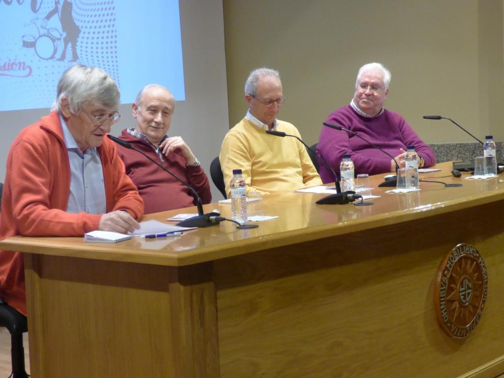 Barbastro rememora vivencias al son de la música de "50 años para bailar"