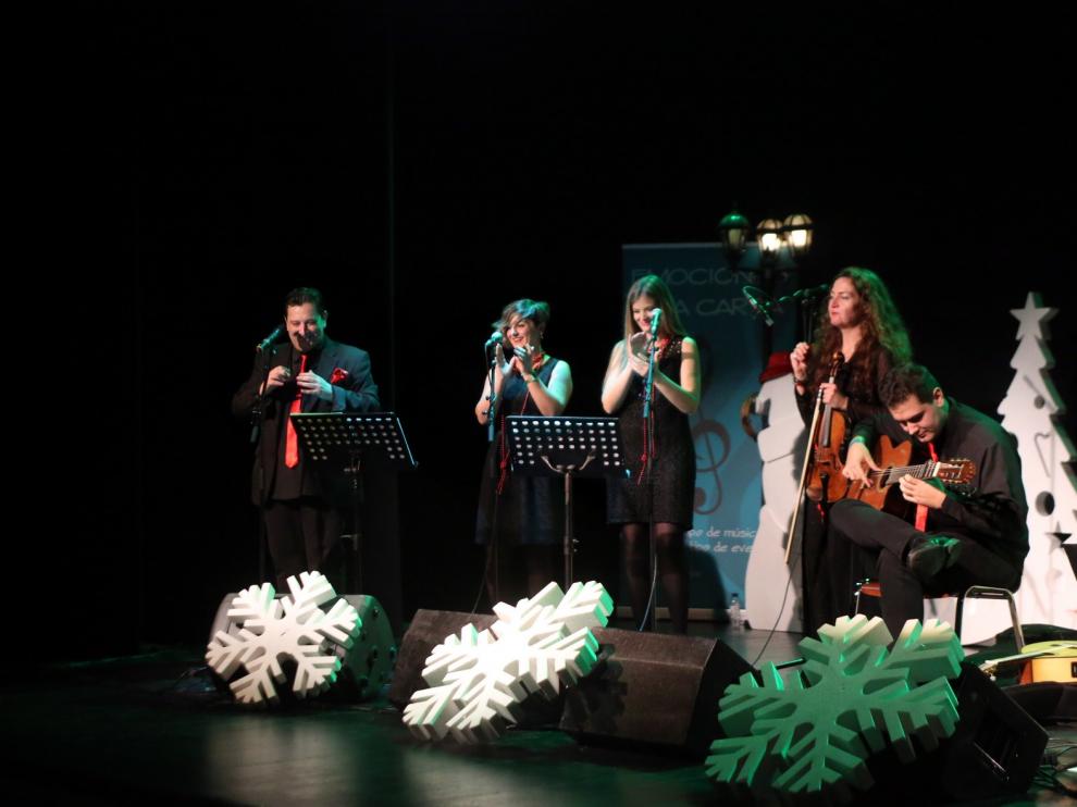 "Emociónate en Navidad" por Autismo Huesca con Toño Julve y su grupo