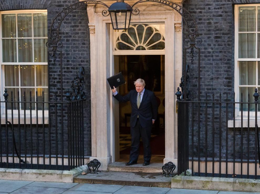 Johnson ultima los cambios en su gabinete y perfila su estrategia