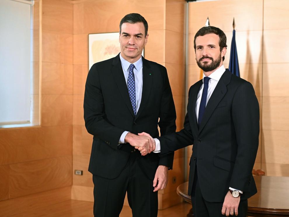 Casado dice a Sánchez que no será "coartada": "Nadie entendería que el PP facilite un gobierno con los comunistas"