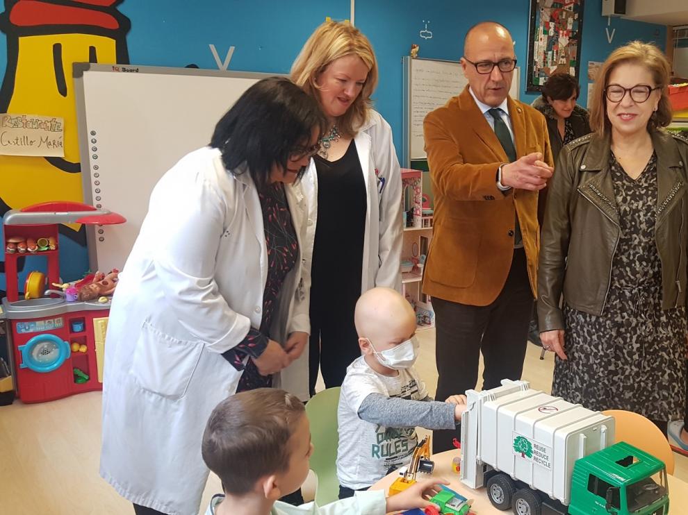 Doce docentes para las aulas hospitalarias de Aragón, que reciben a más de mil menores