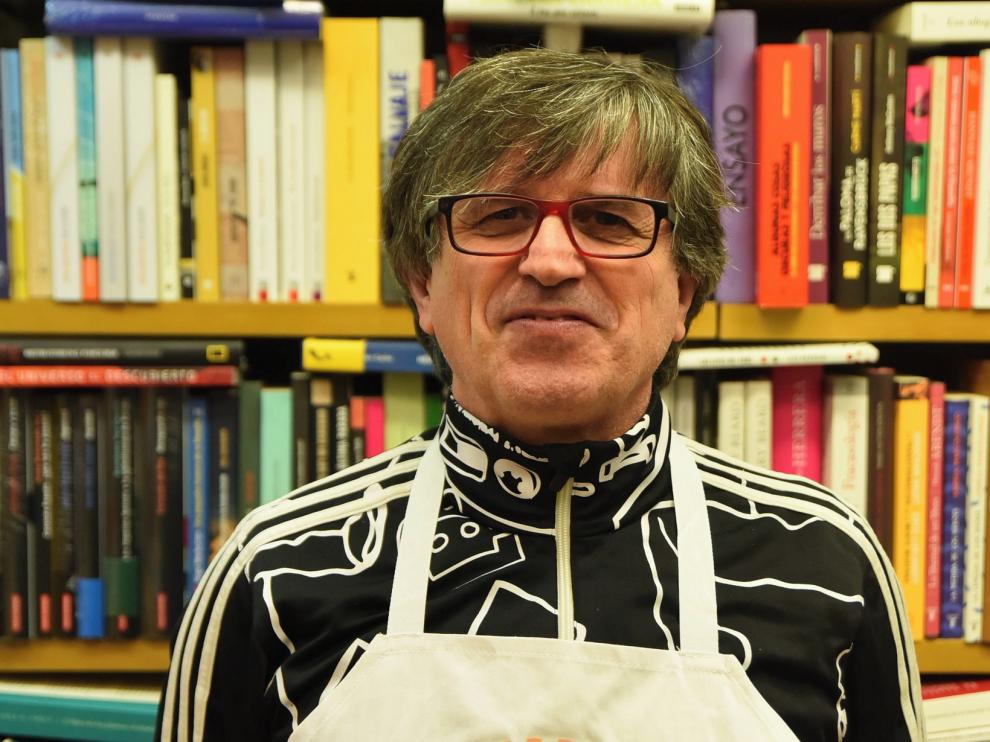 David Giménez Alonso: "La poesía, para salvarme de mi mundo y Angelina & me, para divertirme"