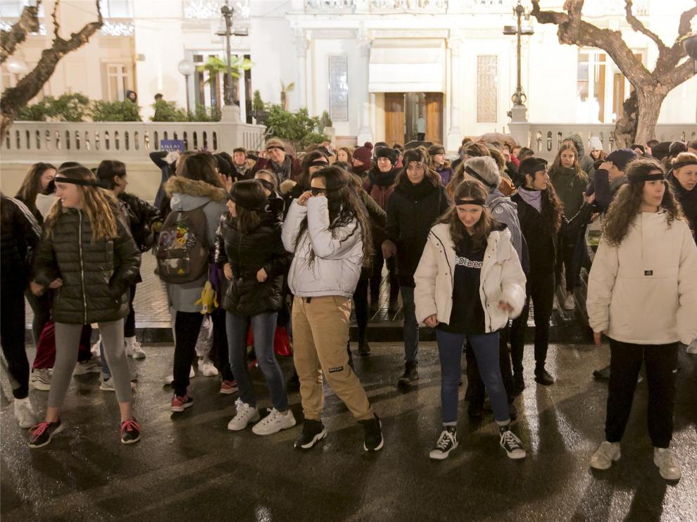 La réplica de 'Un violador de tu camino' congrega a más de 60 mujeres en Huesca