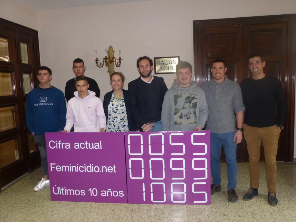 Estudiantes de Monzón crean un contador de la violencia de género