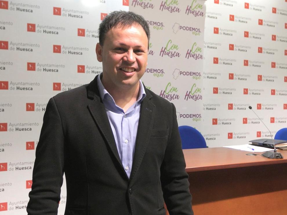 Con Huesca ve el "mar movido" en personal y prevé "olas grandes"