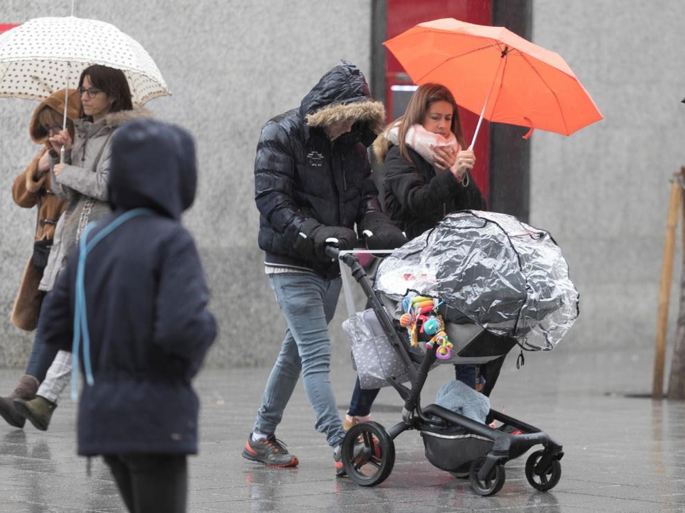 Una avería por el temporal retrasa horas el AVE Madrid-Huesca