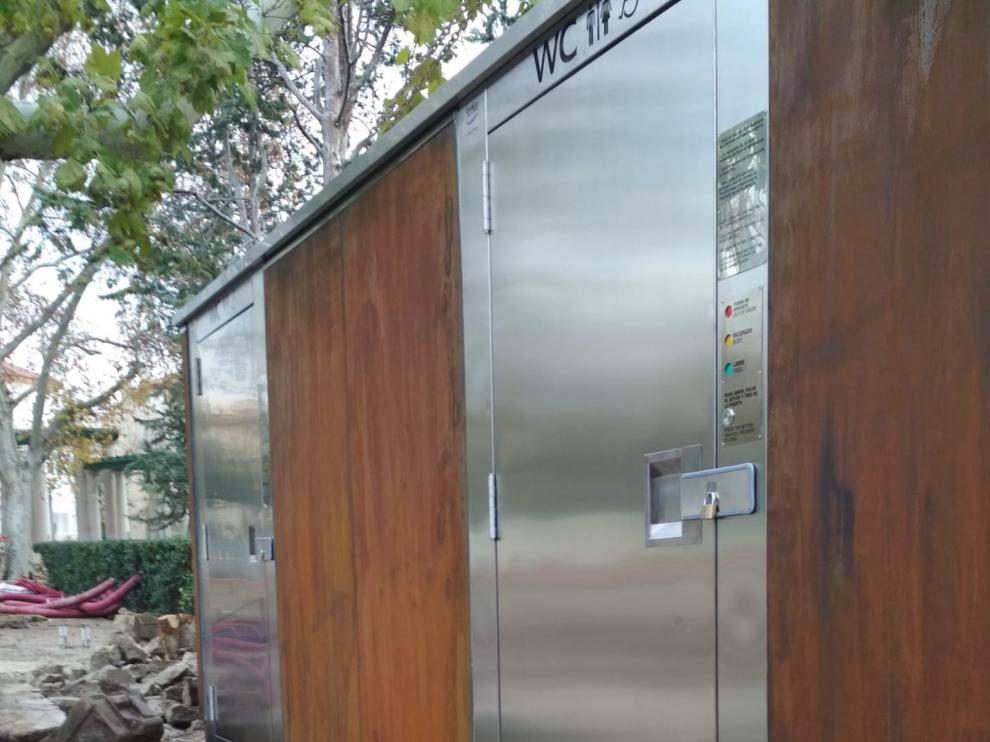 Instalan dos aseos en el Parque Bar de Huesca