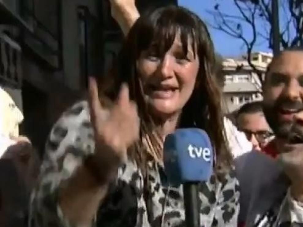 Una reportera de TVE celebra en directo que le ha tocado un pellizco de la lotería