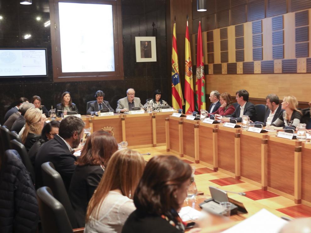 Romance (PSOE) critica que PP y Podemos en el Ayuntamiento de Huesca apuestan por "paralizar la ciudad"