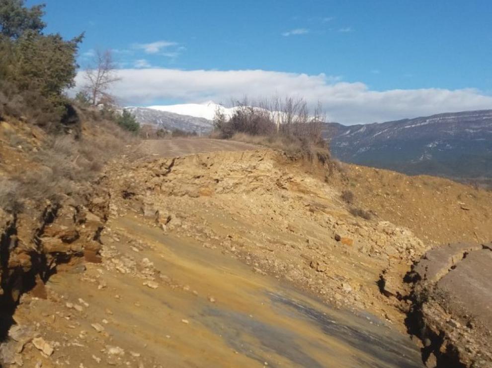 Cortado el acceso a Muro de Roda debido a un deslizamiento