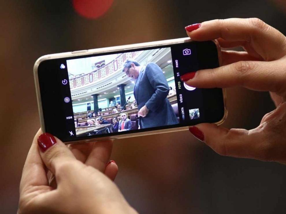 El Congreso recupera 17.500 euros por la venta de los móviles y las tabletas a los diputados salientes