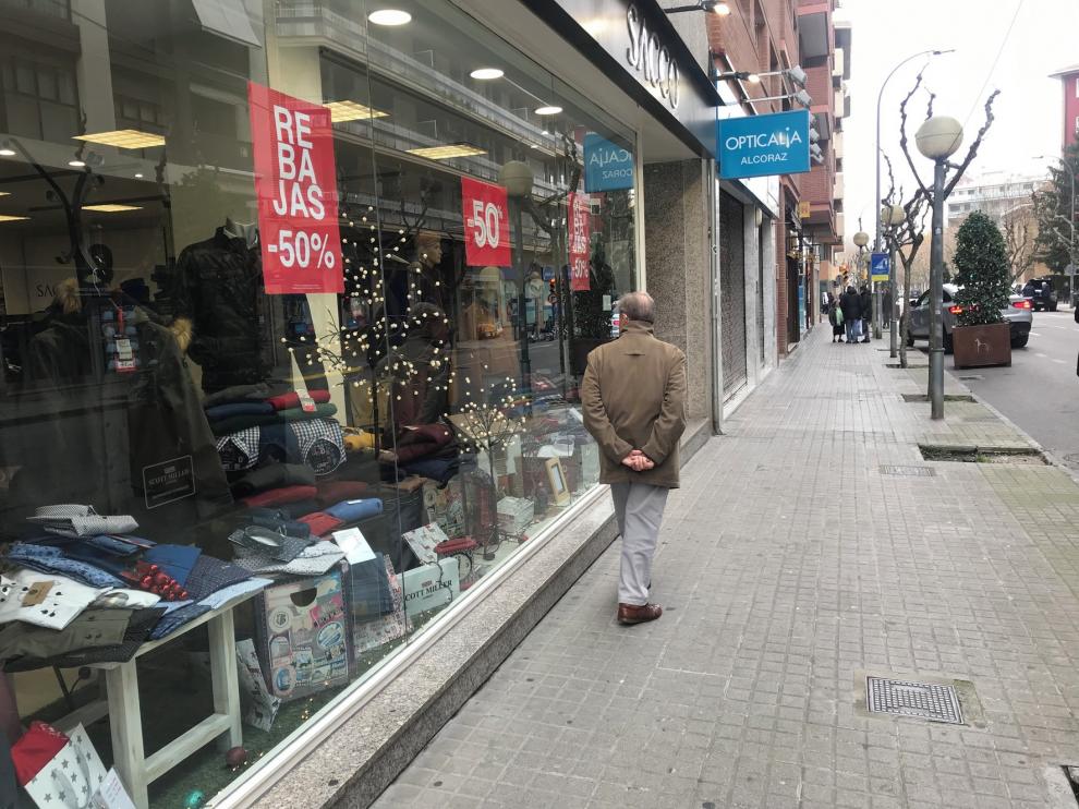 Rebajas y promociones animan en Huesca la venta de los regalos de Reyes