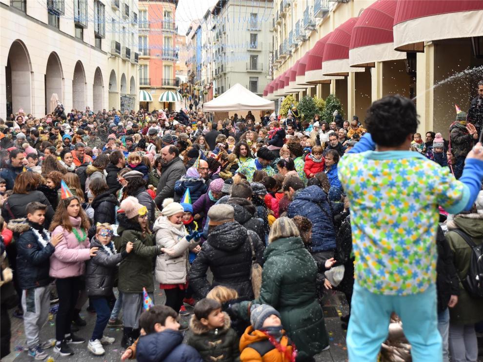 Las campanadas infantiles reúnen en Huesca a más de mil personas