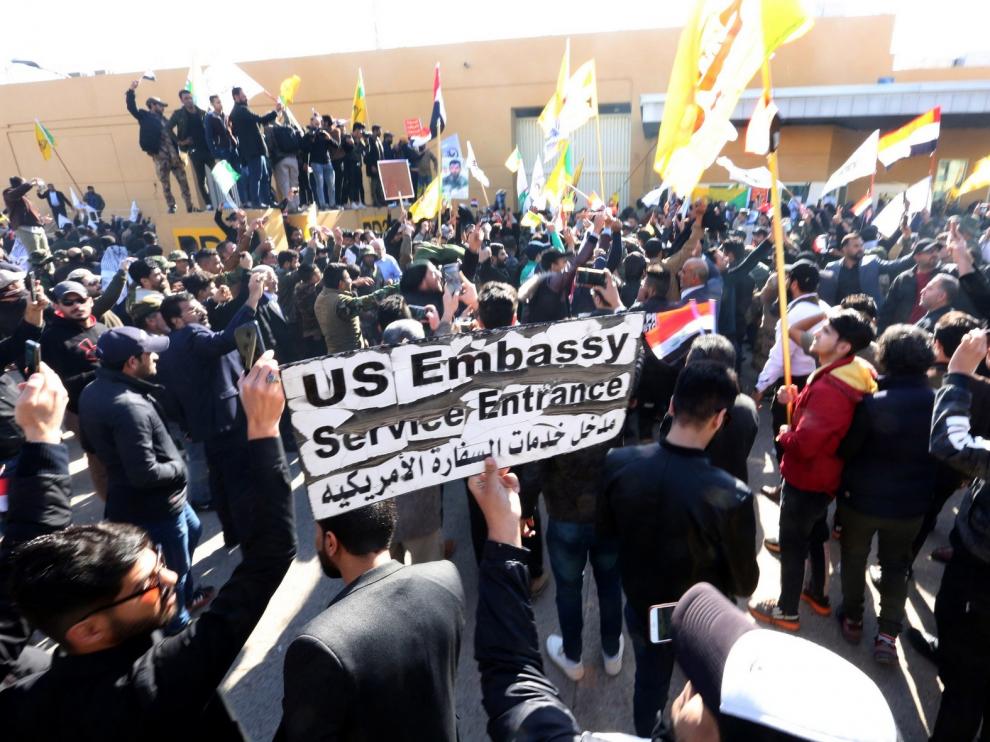 Milicias chiíes abandonan la embajada de EEUU en Bagdad