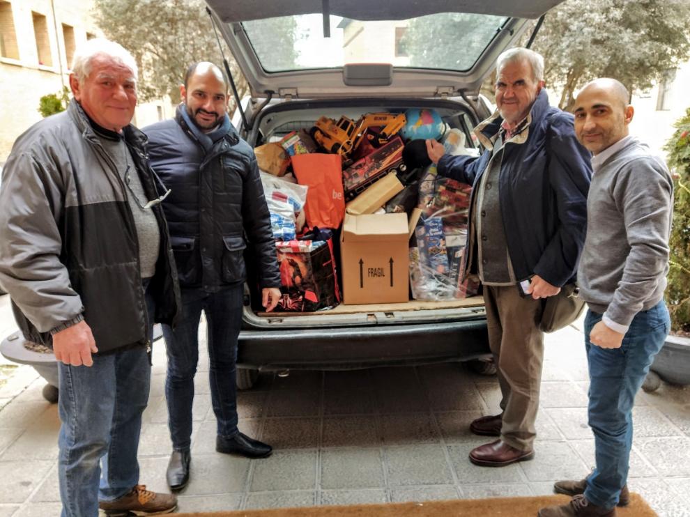 En Barbastro, 147 vecinos dan regalos para los más pequeños