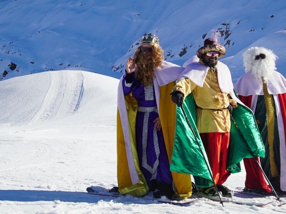 Melchor, Gaspar y Baltasar disfrutan de la nieve en las estaciones del Pirineo