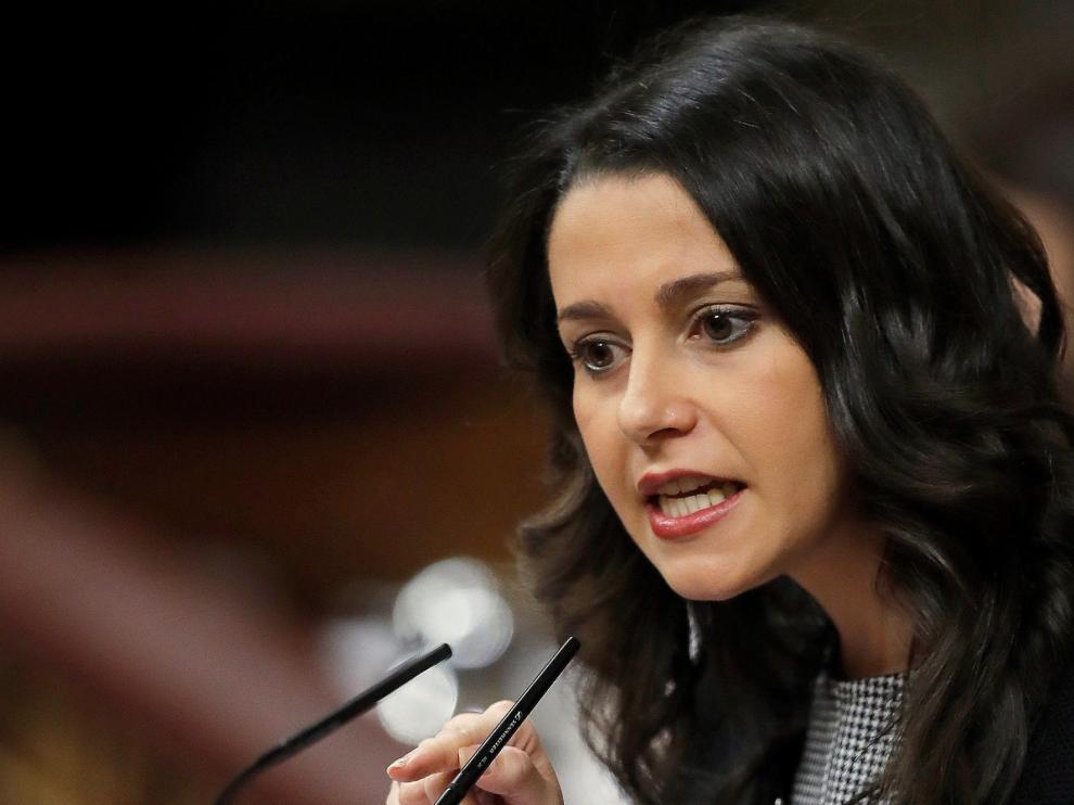 Arrimadas critica a Sánchez por empezar a gobernar "con temeridad y mentira"