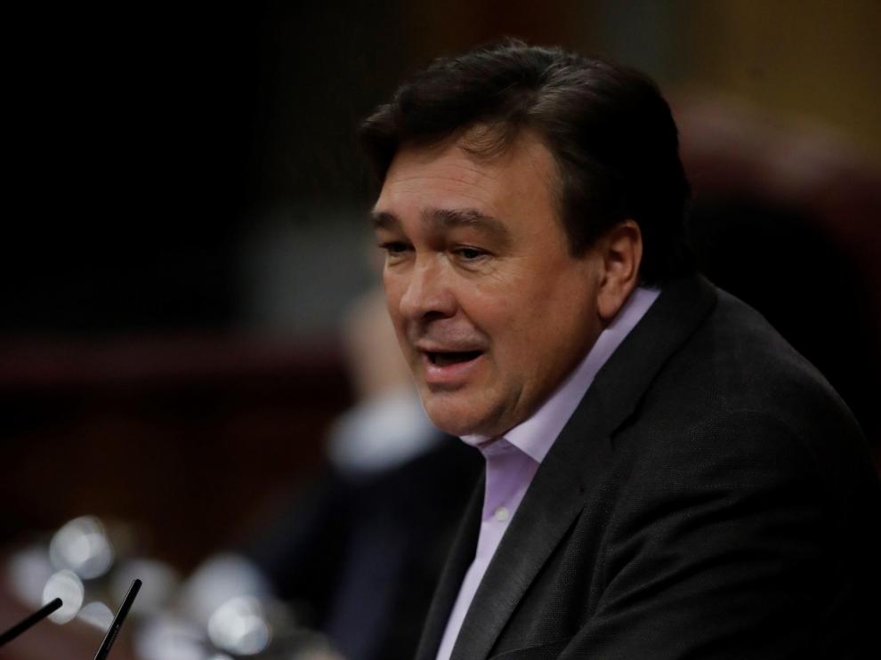 El diputado de Teruel Existe duerme fuera de su casa por seguridad
