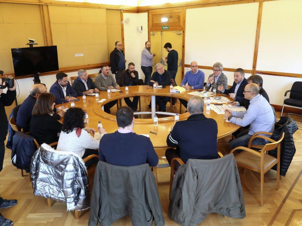 Aragón pide que la línea Zaragoza-Teruel pare en todos los municipios