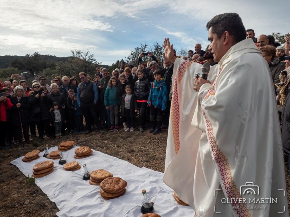 De Abizanda a Babilonia con el vuelo de un "langosto" para traer pan, aceite y vino