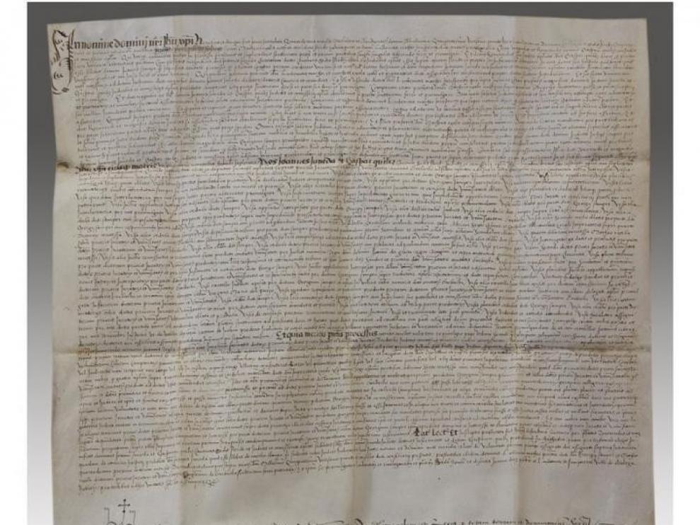 Los 20 manuscritos antiguos del Obispado de Barbastro-Monzón despiertan el interés de un comprador