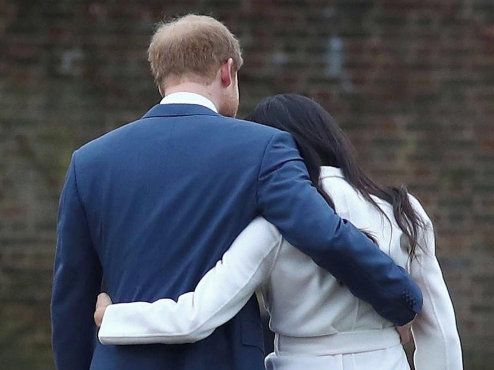 Isabel II abre un "periodo de transición" para Enrique y Meghan