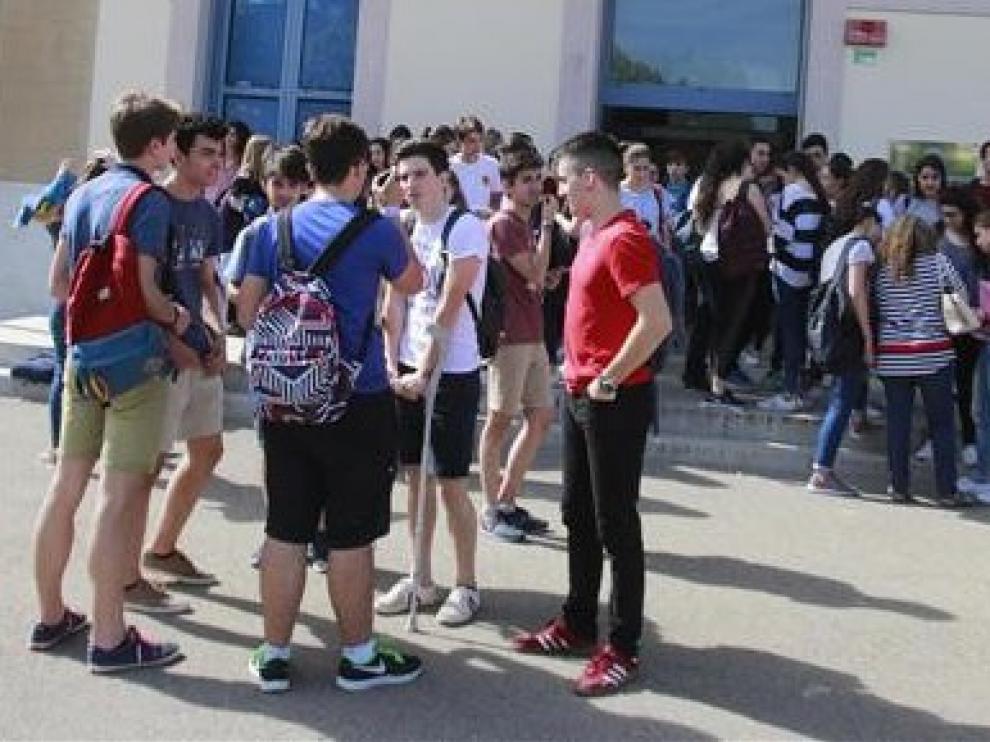 El Gobierno de Aragón y la UZ se plantean adelantar la EVAU para el curso 2020-2021
