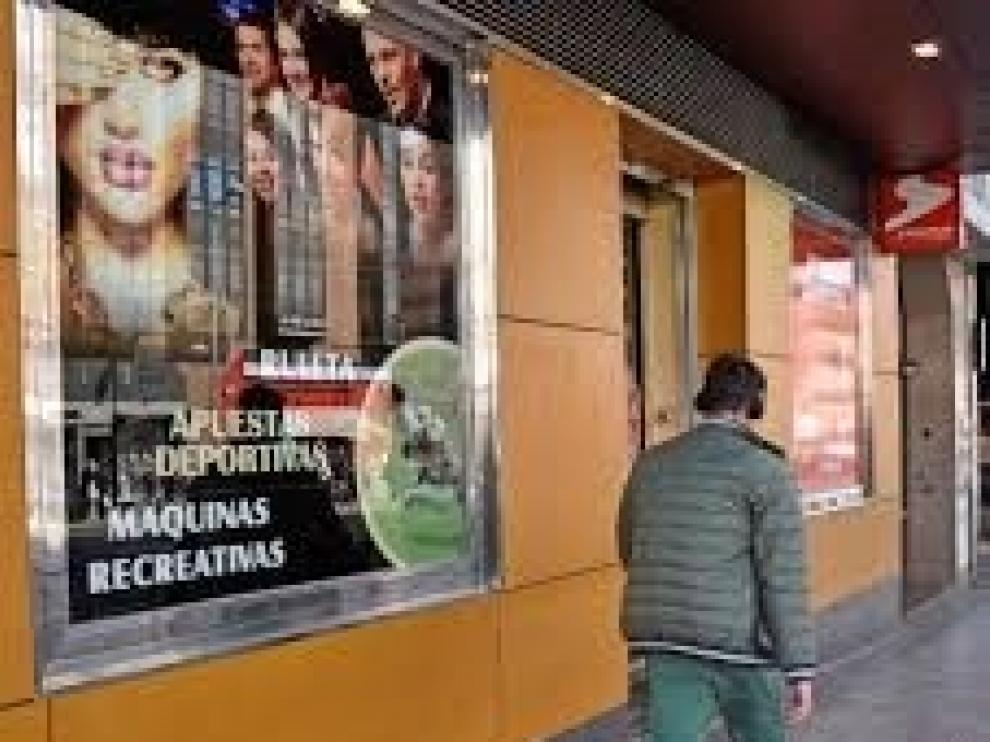 FAD avisa de que los jóvenes españoles ven jugar y apostar como una opción más de ocio