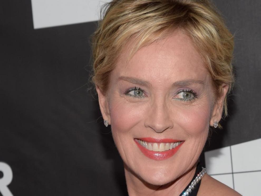Sharon Stone es readmitida en una app de citas