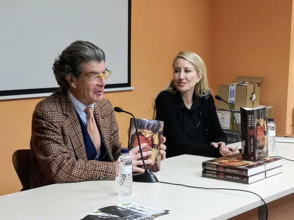 Los "espíritus y sombras" de Isabel Abenia inquietan en Benasque