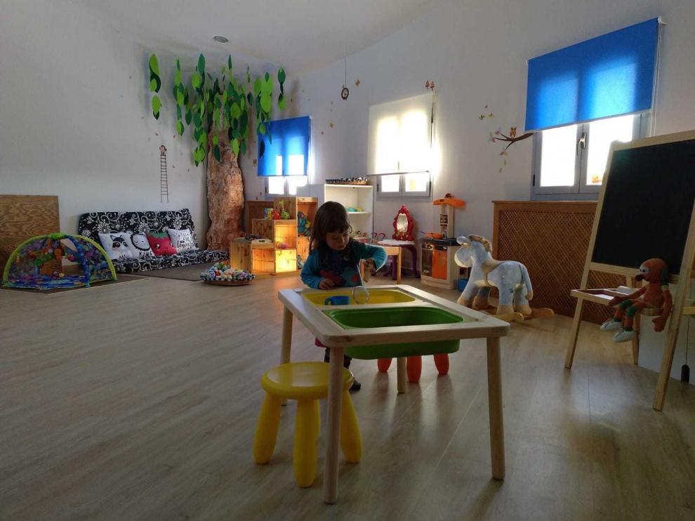 Abiego estrena casa canguro con cinco niños gracias a su particular "baby boom"