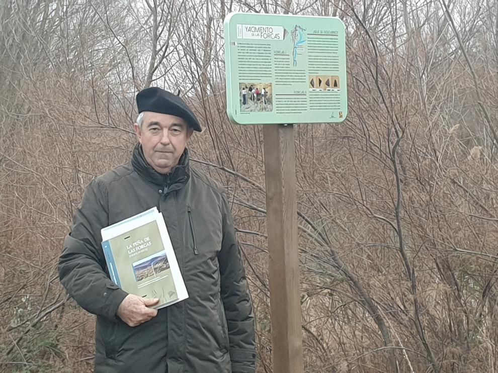 Nueva señalización a los pies de la Peña de las Forcas de Graus