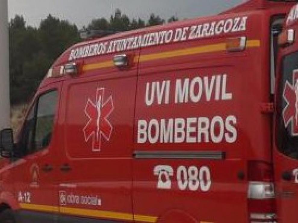 Un hombre queda atrapado unas doce horas en el interior de su vehículo