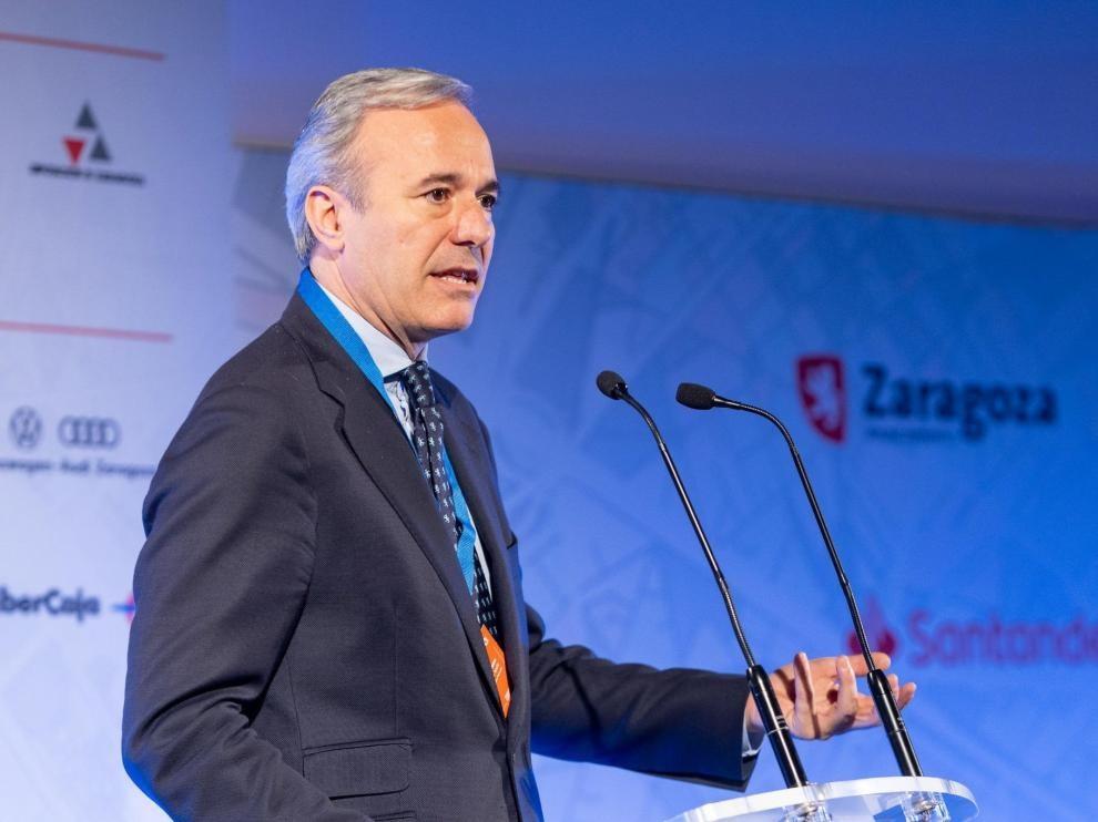 Azcón cree que es en Cataluña donde hay "adoctrinamiento" en la educación