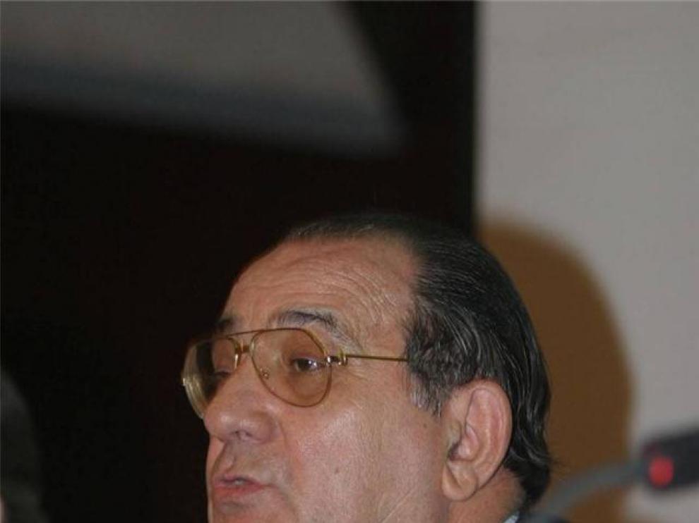 Fallece Ángel Oliván, exdirector general de la Caja Rural del Alto Aragón y de Multicaja