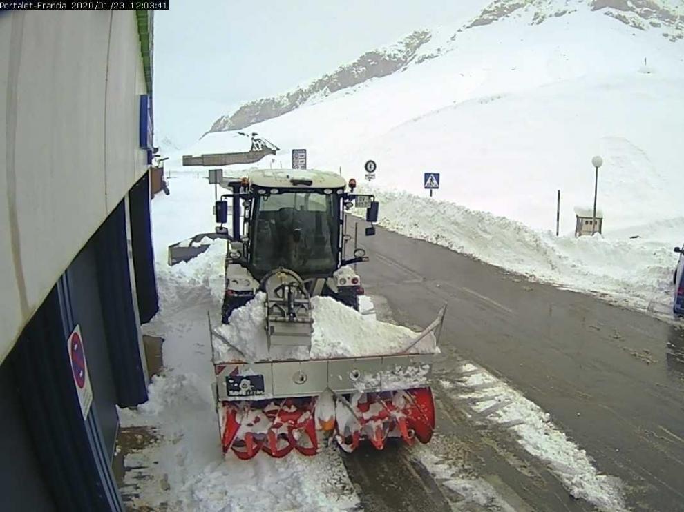 El temporal "Gloria" deja abundante nieve, crecidas en los ríos y 25 escolares sin clase