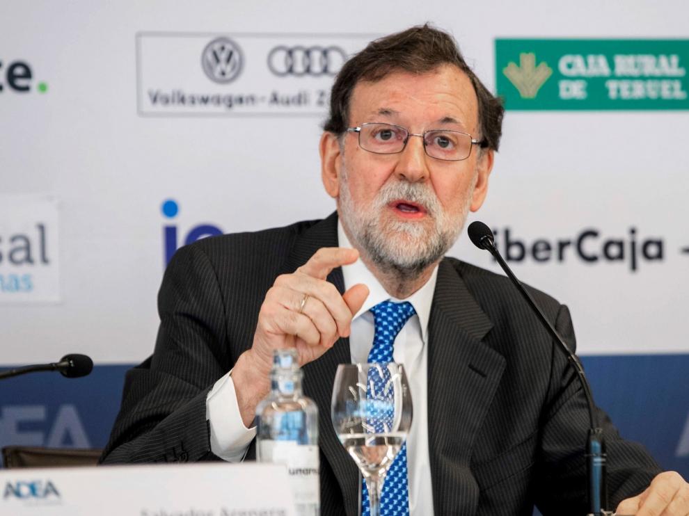 Rajoy confía en que Sánchez no haga un "daño excesivo" al país