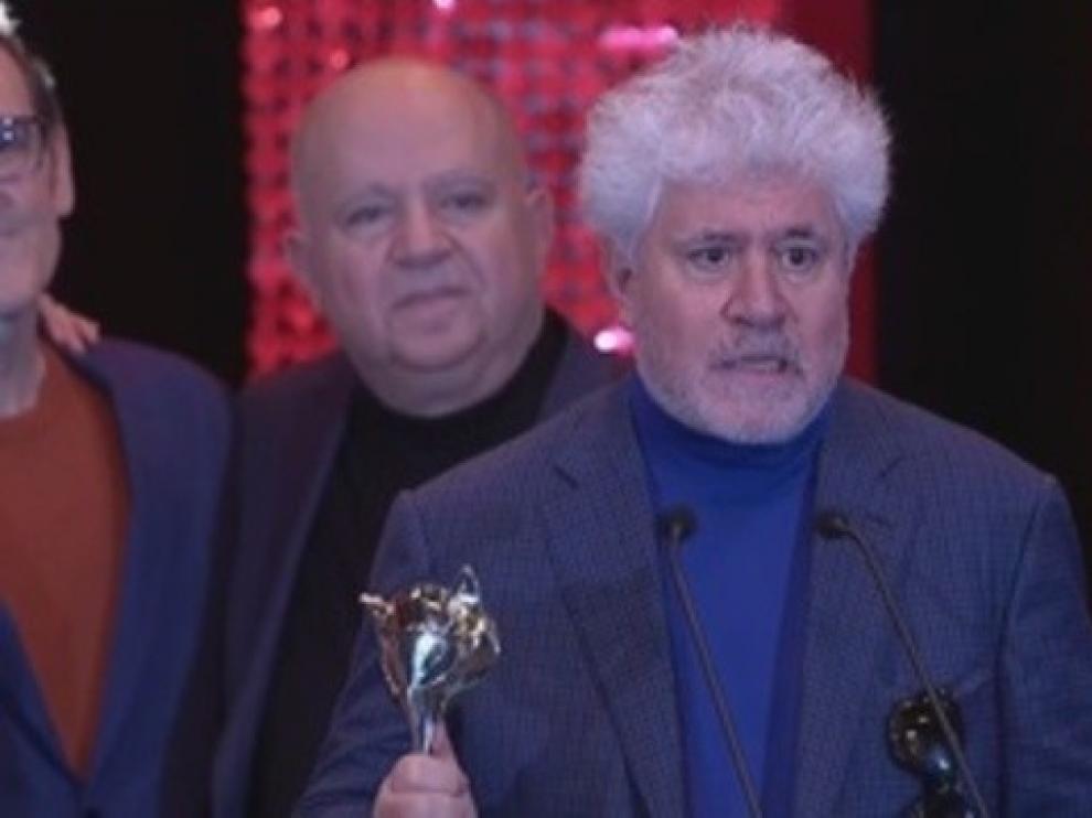 Agustín y Pedro Almodóvar producirán la serie de televisión "Mentiras pasajeras"