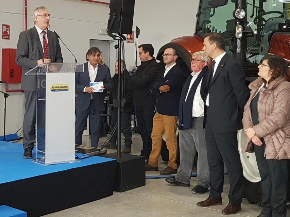 Olona pide a las empresas que apuesten por la agricultura familiar