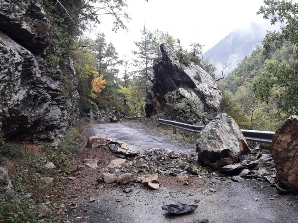 La carretera del cañón de Añisclo sigue cerrada por caída de rocas