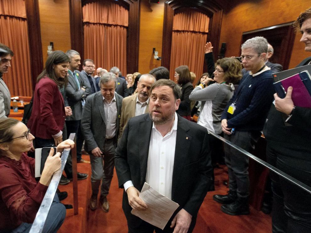 Los políticos presos regresan al "Parlament" 823 días después