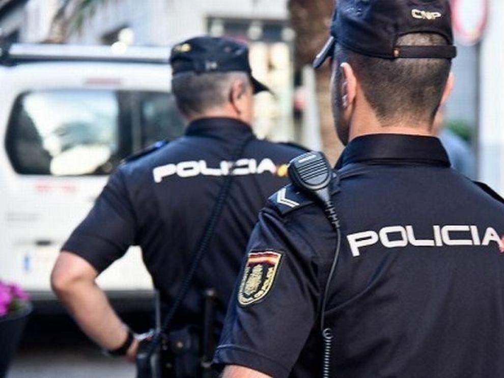 La Policía sorprende a dos ladrones en el interior de un local en Zaragoza